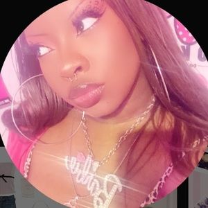 Meet your Posher, Nikiera